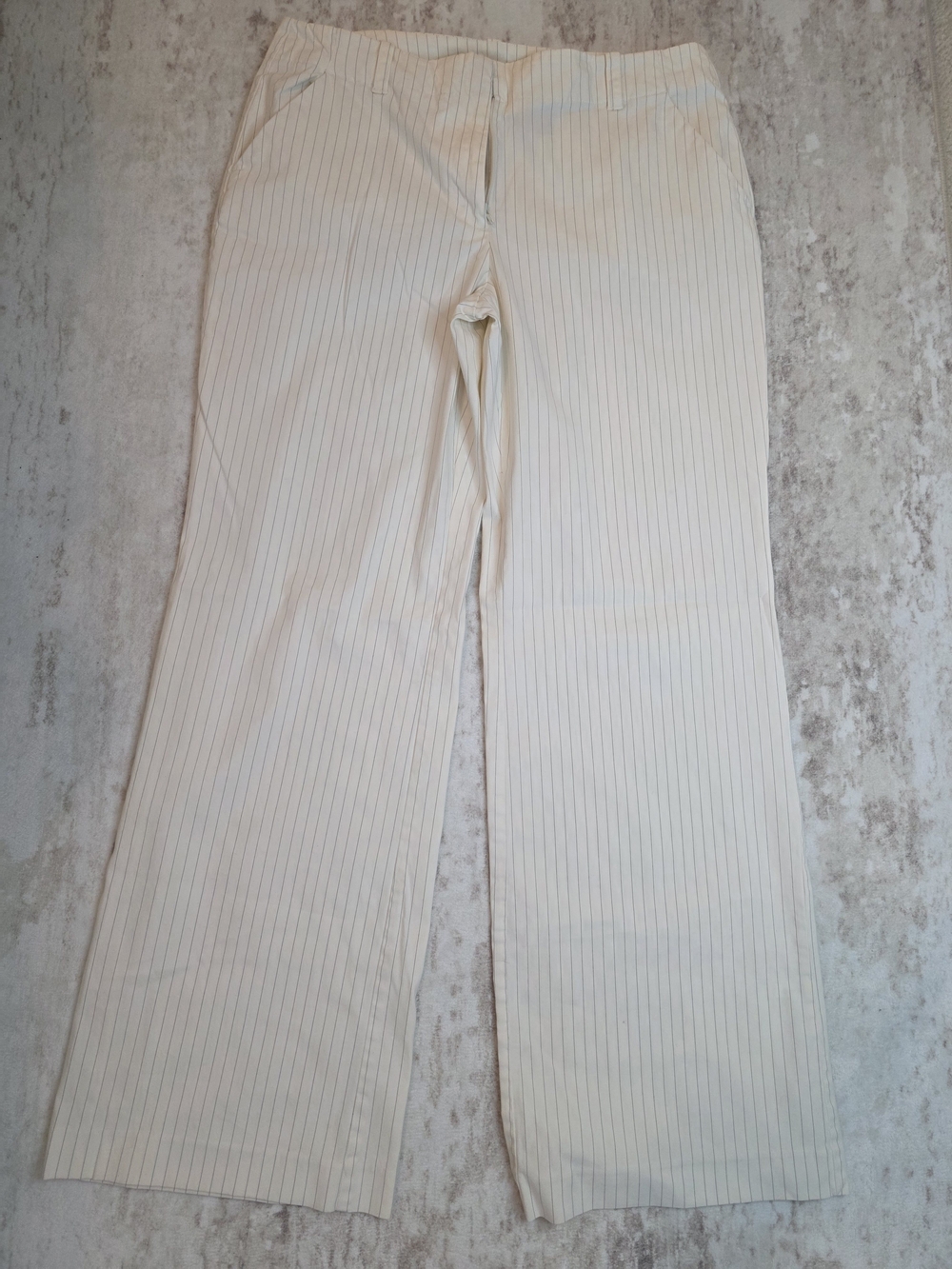 New York & Company Light Neutral Pinstripe Stretch Dress Pants β Size 8 Average